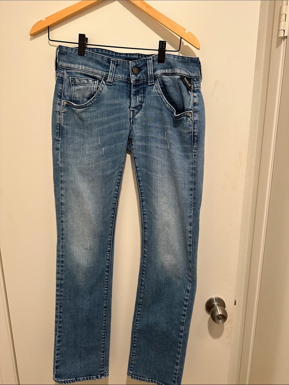 Replay Women’s Light Newswenfani Blue Skinny Jeans
